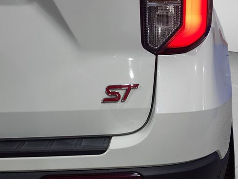 Used 2021 Ford Explorer ST w/ Equipment Group 401A AWD/4WD image 33