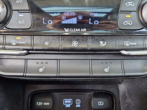 Used 2019 Hyundai Santa Fe Limited FWD image 20
