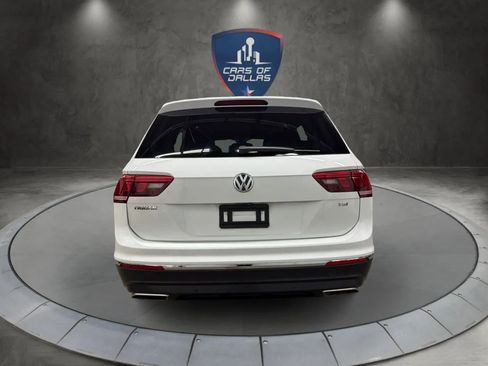 Used 2018 Volkswagen Tiguan SEL Premium FWD image 4