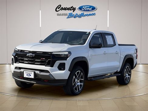 Used 2024 Chevrolet Colorado Z71 w/ Advanced Trailering Package image 2
