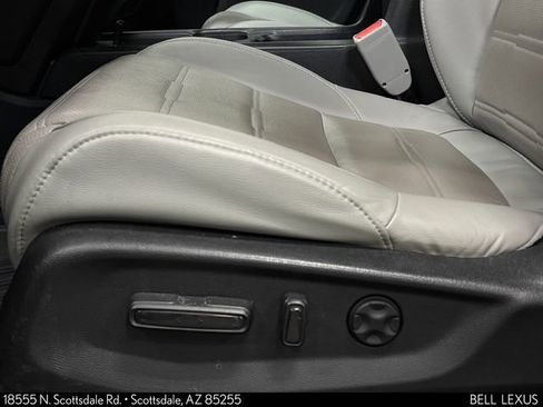 Used 2018 Honda CR-V Touring image 13