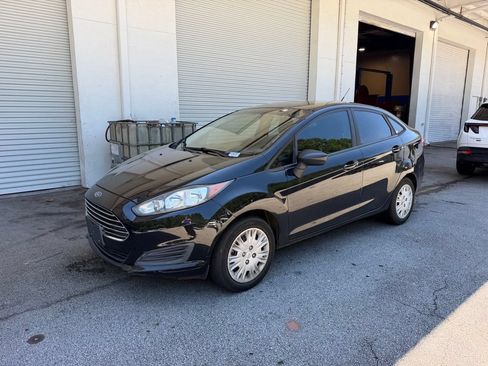 Used 2018 Ford Fiesta S FWD image 2