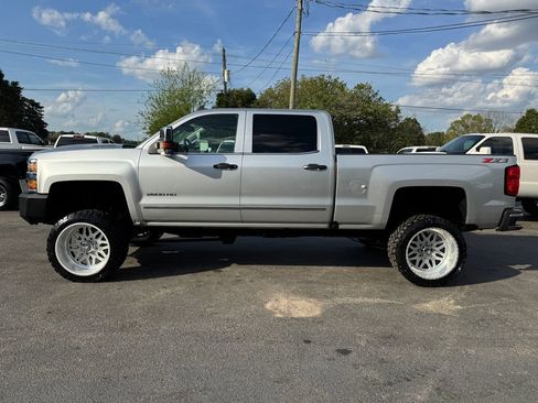 Used 2018 Chevrolet Silverado 2500 LTZ w/ Duramax Plus Package image 7