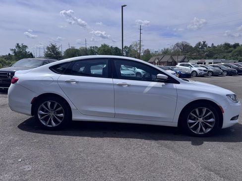 Used 2016 Chrysler 200 S w/ Comfort Group image 4