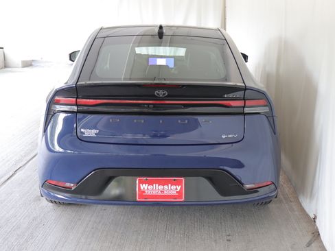 Used 2024 Toyota Prius Limited w/ Limited Premium Package AWD/4WD image 29