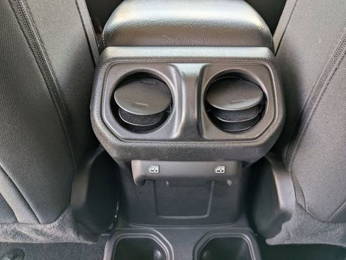 Used 2021 Jeep Wrangler Unlimited Sport S image 20