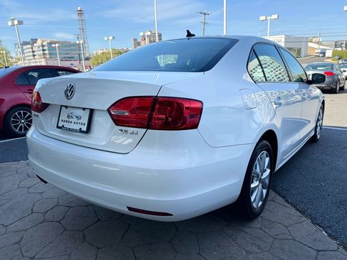 Used 2011 Volkswagen Jetta SE image 6