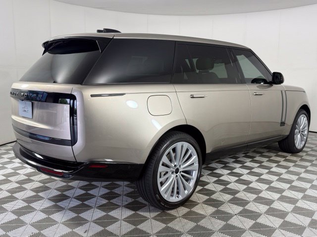 New 2026 Land Rover Range Rover Long Wheelbase SE AWD/4WD image 8