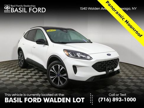 Used 2022 Ford Escape SE w/ SE Sport Appearance Package image 1