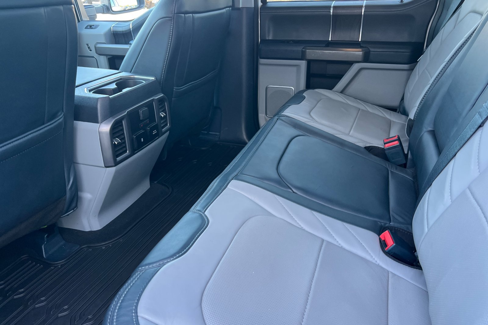 Used 2022 Ford F350 Limited AWD/4WD image 13