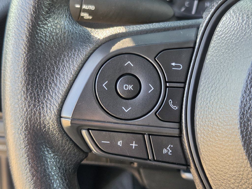 Used 2025 Toyota Corolla LE FWD image 22