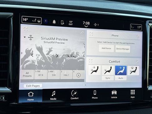 Used 2024 Chrysler Pacifica Touring-L image 36