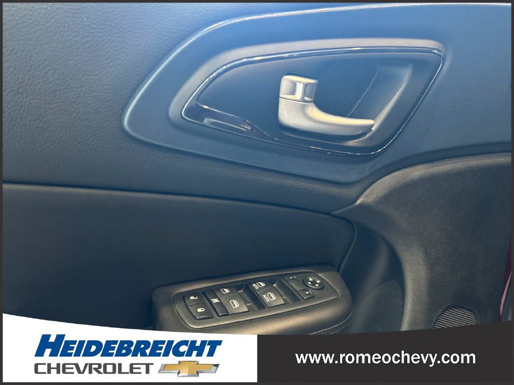 Used 2015 Chrysler 200 S w/ Comfort Group FWD image 11