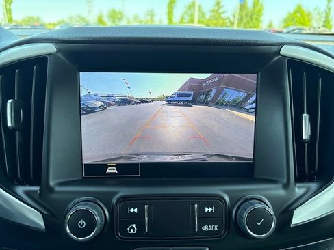 Used 2023 GMC Terrain SLT AWD/4WD image 24