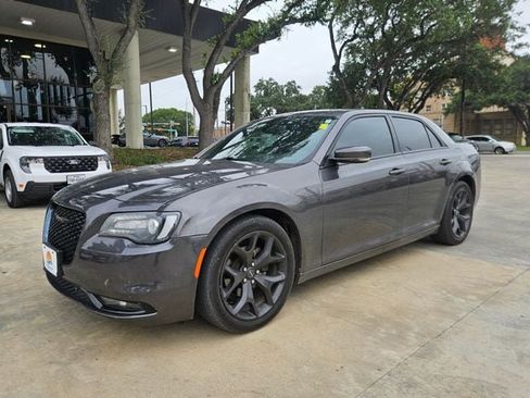 Used 2021 Chrysler 300 S RWD image 2