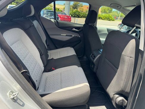 Used 2022 Chevrolet Equinox LS w/ LS Convenience Package AWD/4WD image 17