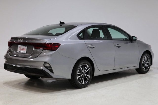 Used 2024 Kia Forte LXS FWD image 7