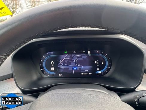 Used 2024 Volvo XC40 B5 Core image 20