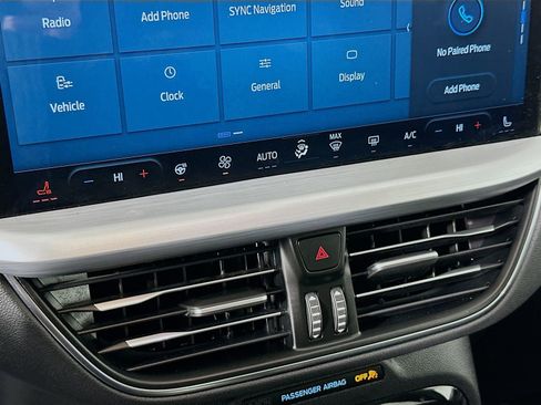 Used 2025 Ford Escape Platinum image 17