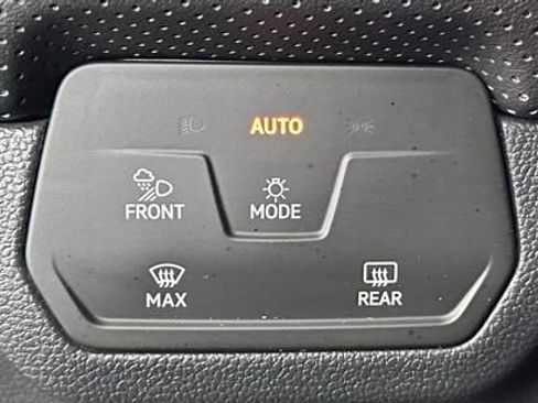 Used 2024 Volkswagen Atlas Cross Sport SEL Premium R-Line image 15