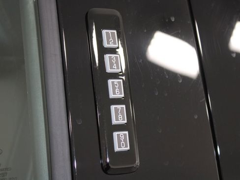 New 2026 Ford F250 Lariat w/ Black Appearance Package image 21