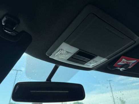 Used 2019 Ford Explorer XLT w/ Equipment Group 202A FWD image 19