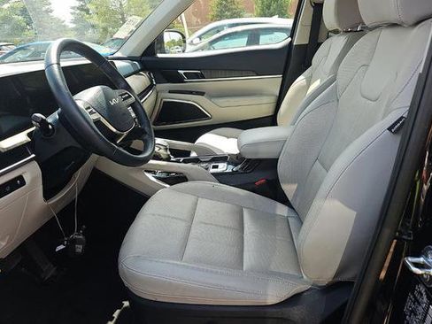 Used 2024 Kia Telluride EX w/ EX Captain's Chair Package AWD/4WD image 5