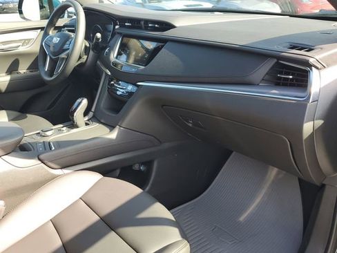 New 2025 Cadillac XT5 Luxury image 23