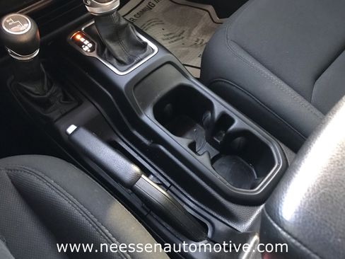 Used 2020 Jeep Wrangler Unlimited Sport S image 25