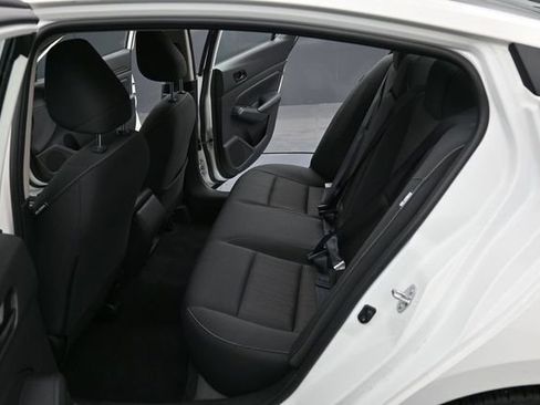 Used 2025 Nissan Altima 2.5 SV FWD image 9