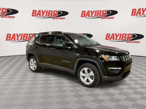 Used 2018 Jeep Compass Latitude w/ Popular Equipment Group AWD/4WD image 2