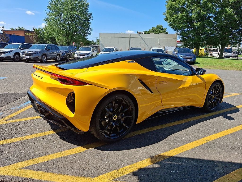 Used 2025 Lotus Emira RWD image 5