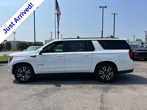 Used 2023 GMC Yukon XL AT4 w/ AT4 Premium Plus Package AWD/4WD image 6