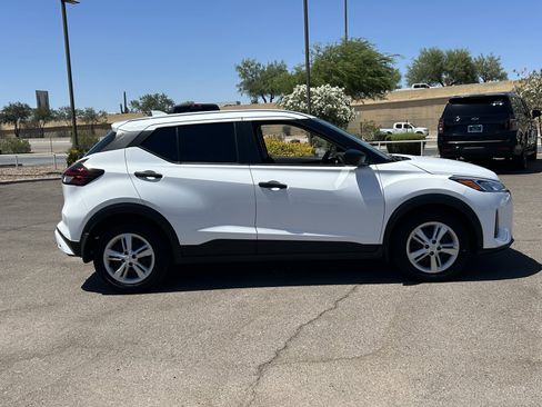Used 2023 Nissan Kicks S FWD image 6