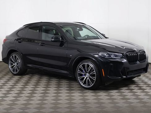 Used 2023 BMW X4 M40i AWD/4WD image 2
