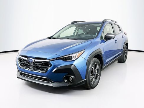 Used 2024 Subaru Crosstrek 2.0i Premium image 3