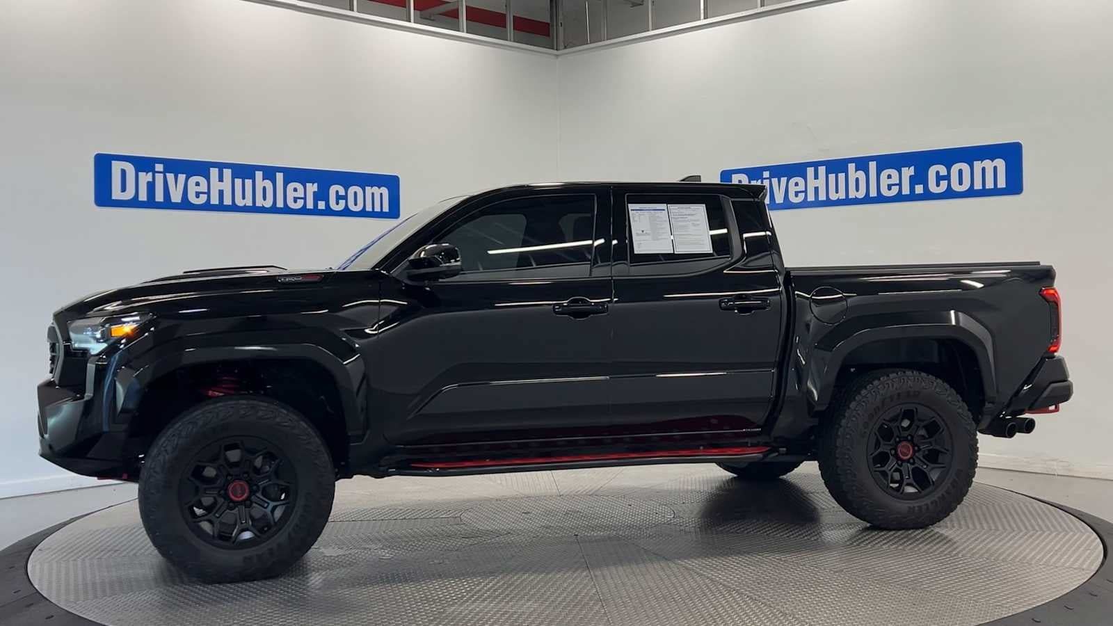 Used 2025 Toyota Tacoma TRD Pro AWD/4WD image 9