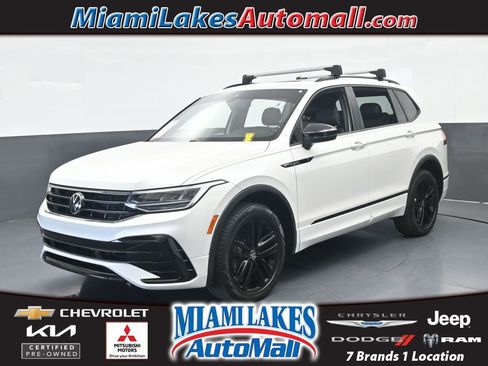 Used 2022 Volkswagen Tiguan SE R-Line image 1
