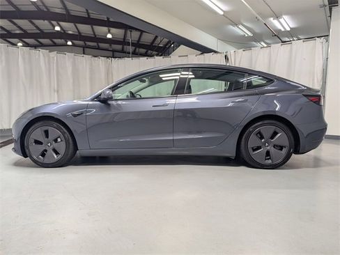 Used 2023 Tesla Model 3 Standard Range image 22