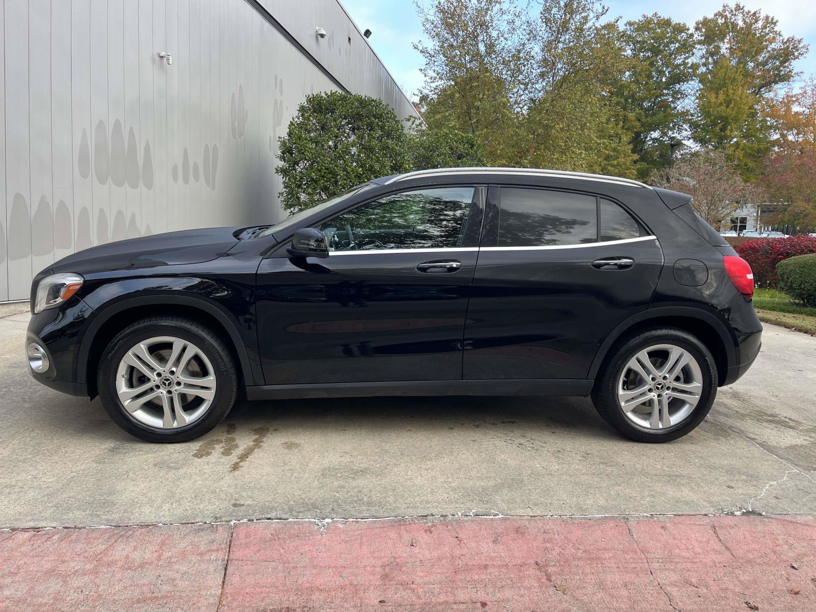 Used 2019 Mercedes-Benz GLA 250 4MATIC image 24