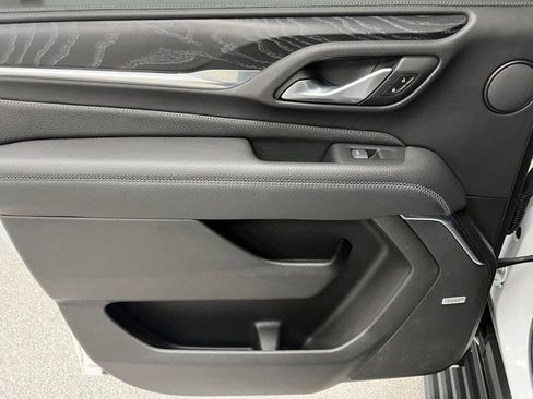 Used 2022 GMC Yukon XL Denali image 41