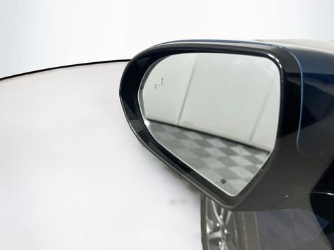 Used 2022 Kia Niro EX Premium FWD image 16