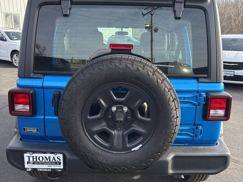 Used 2025 Jeep Wrangler Sport image 6