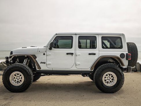 Used 2024 Jeep Wrangler Unlimited Rubicon 392 image 9