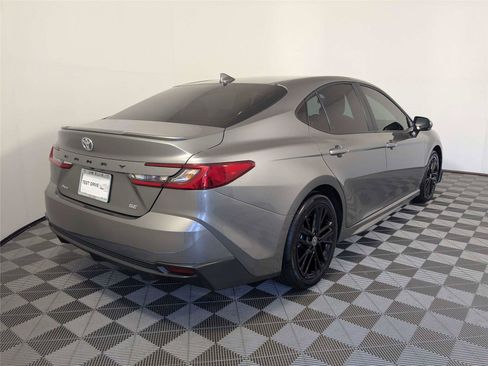 Used 2025 Toyota Camry SE FWD image 5