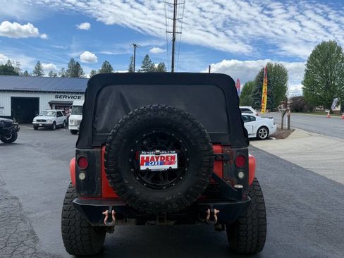 Used 2015 Jeep Wrangler Unlimited Sport w/ Quick Order Package 23S AWD/4WD image 4