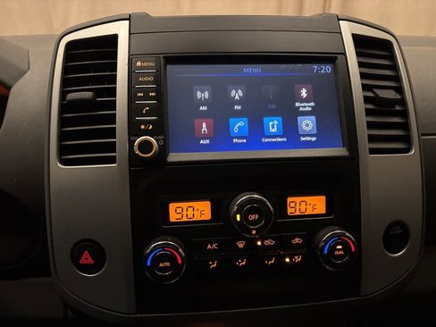 Used 2020 Nissan Frontier SV image 18