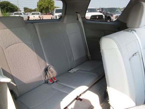 Used 2015 GMC Acadia SLE AWD/4WD image 22