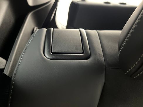 Used 2025 Mitsubishi Outlander SE AWD/4WD image 25