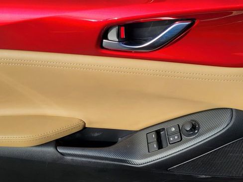 Used 2017 MAZDA MX-5 Miata RF Grand Touring image 13